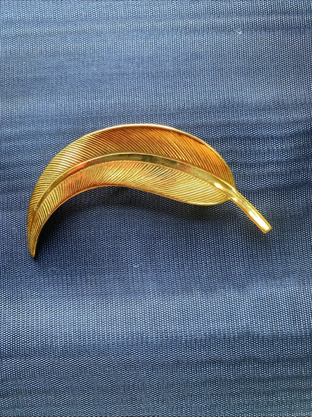 Gold Leaf Brooch Pin - Elegant Feather Design
